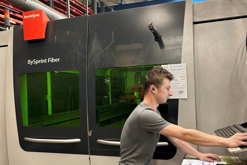 SVC ODS Opérateur sur machine découpe laser recadrée